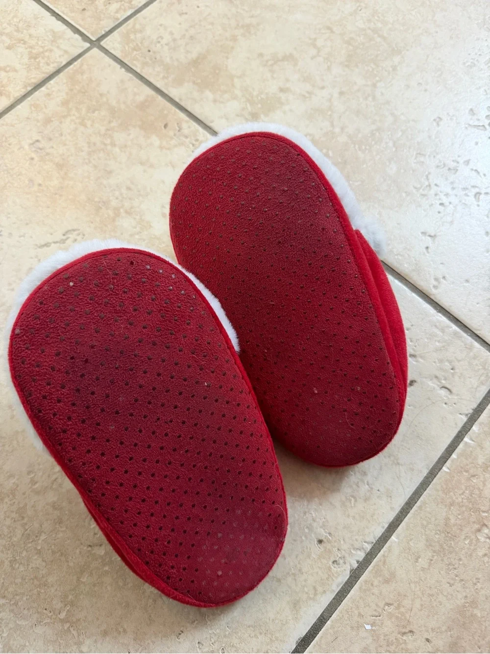 Plush Santa Face Holiday Slippers - Red & White